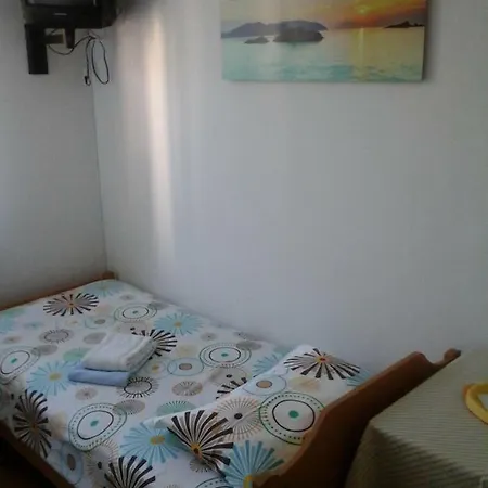 Guest house Leasol Lucija